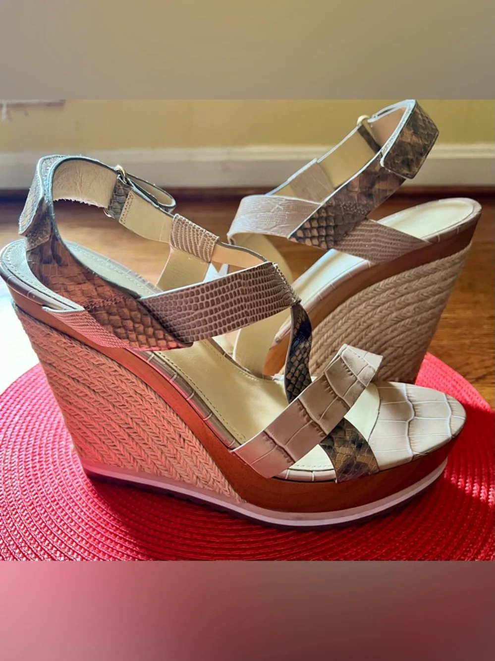 Michael Kors Mackay Wedge Wome Snake-Print Sandals- Like New - Picture 2 of 11